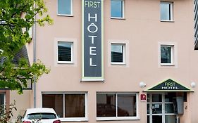 Hotel First Rodez 2*