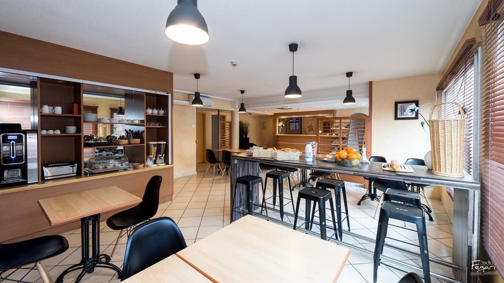 Hotel First Rodez Exterior photo