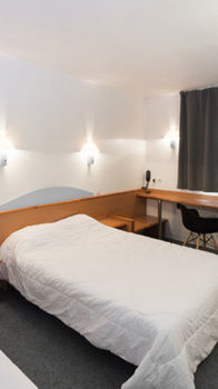 Hotel First Rodez Exterior photo
